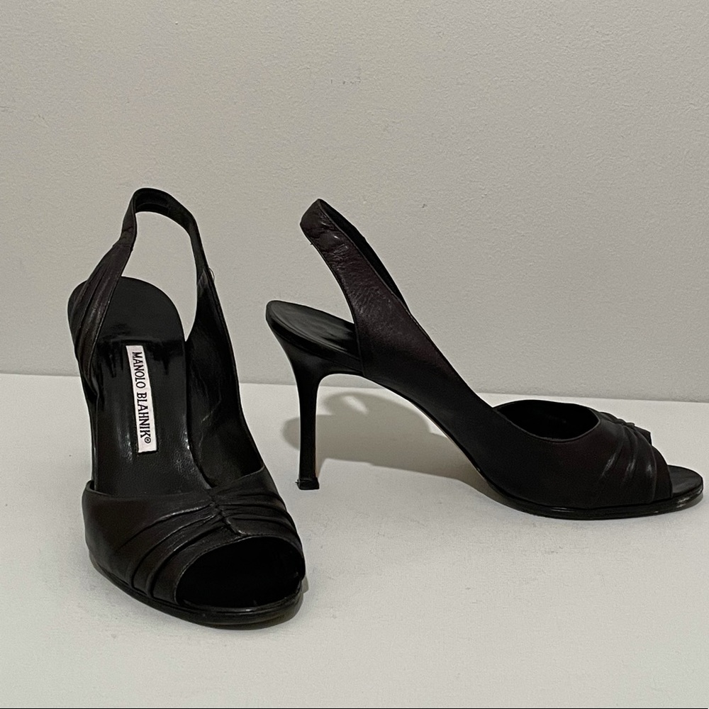 MANOLO BLAHNIK - BLACK LEATHER SLINGBACKS
